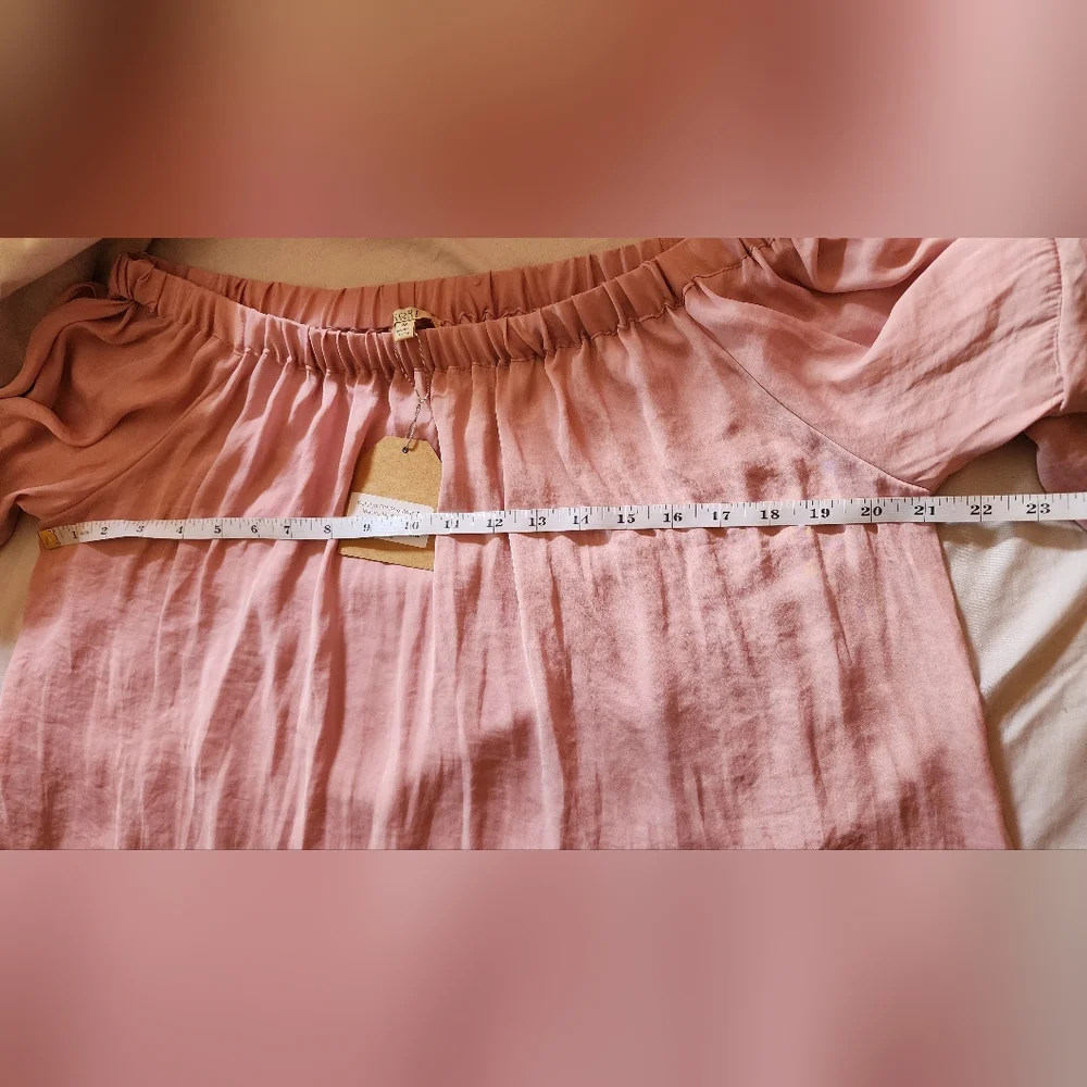 NWT Kori America Silkie Blush Pink Leopard Print Off-The-Shoulder Blouse - Picture 5 of 6